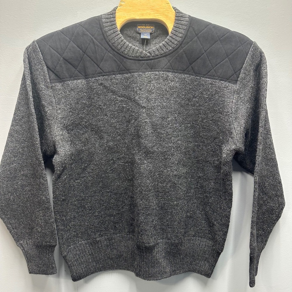 Woolrich Men's 100% Wool Sweater L Charcoal Suede Trim Quilted Shoulder Crewneck